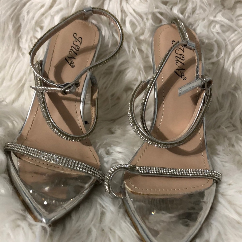 JSUN7 silver rhinestone sandal straps sz38 🔥